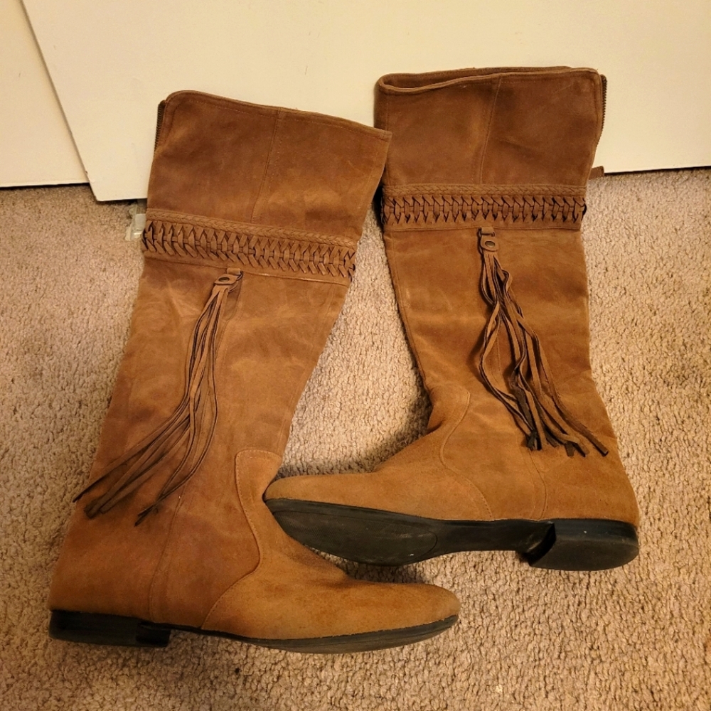 Size 9 leather boots